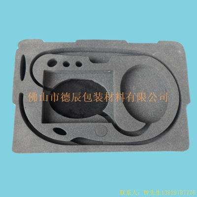 海綿內(nèi)托對(duì)各行各業(yè)產(chǎn)品起到絕緣、密封、防震、防塵、填充、隔音、固定，能夠保護(hù)包裝產(chǎn)品在運(yùn)輸過(guò)程中安然無(wú)恙，起到保護(hù)產(chǎn)品的一個(gè)作用，同時(shí)可以美化產(chǎn)品，提升產(chǎn)品檔次。